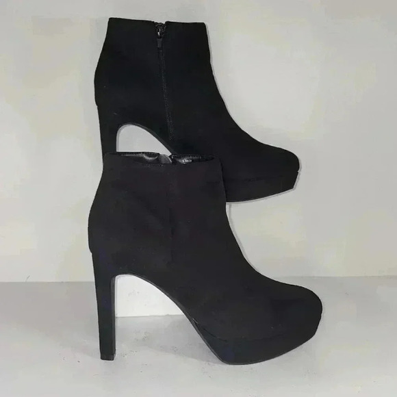 BCBGeneracion Jeanne booties size 8.5 nwob - Picture 1 of 7